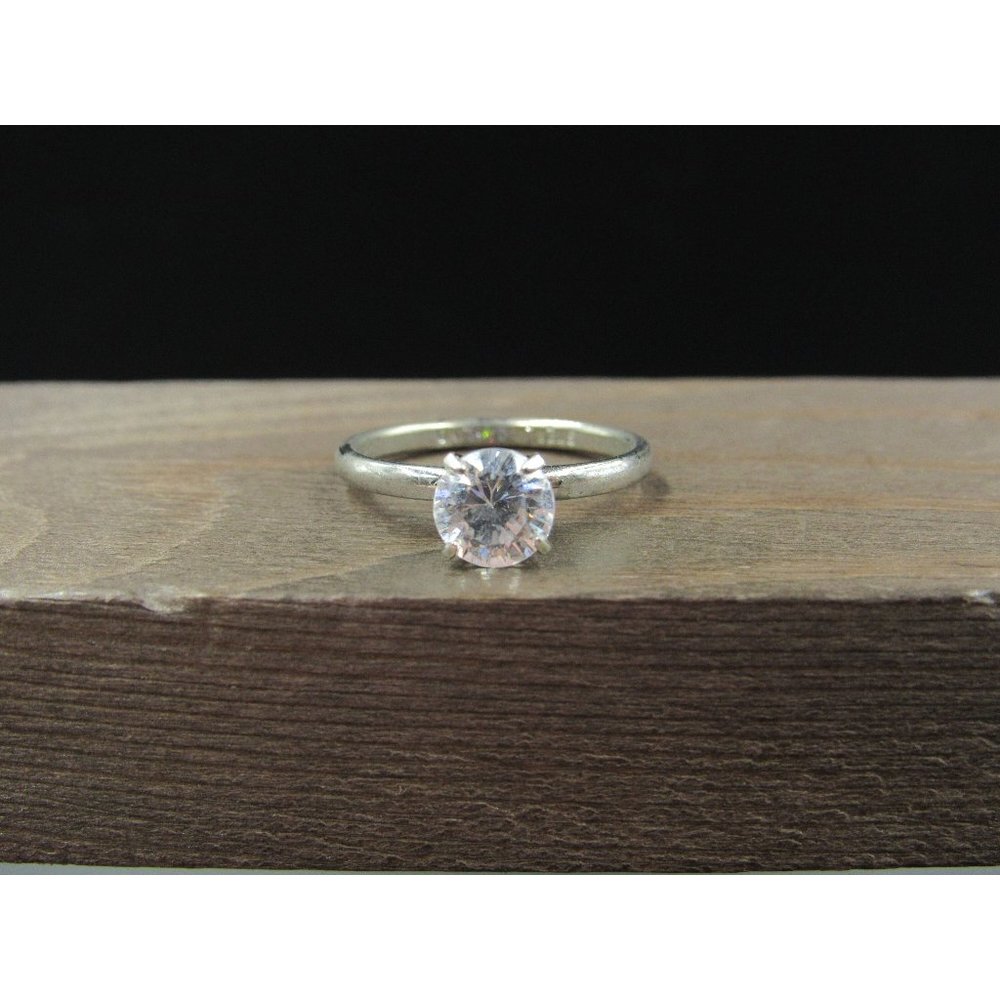 Size 7 Sterling Silver Single Cubic Zirconia Worn Band Ring Vintage Statement